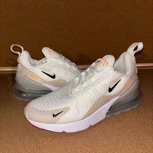 Women's Nike Air Max 270 Desert Sand / White Size 6 DH3050-100